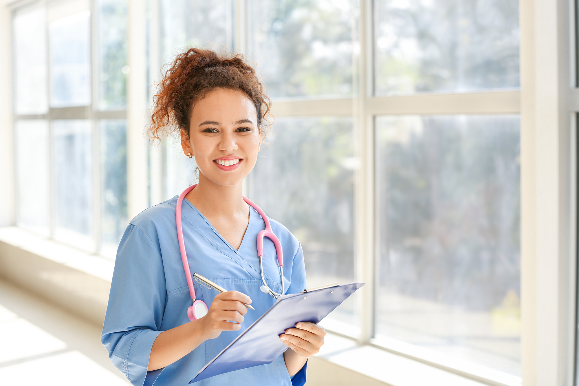 What Is an Acute Care Nurse? (How to Become, Duties & Salary)